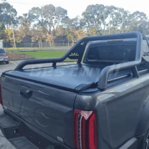 Retractable tonneau cover installed on JAC T9