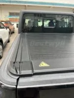Einziehbare Ladeflächenabdeckung aus Aluminium für JEEP