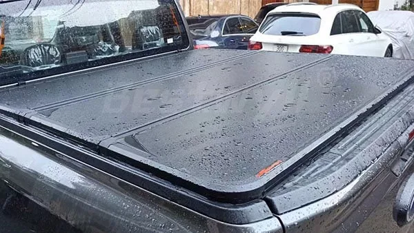 Hard tri-fold truck bed cover for Ford Ranger