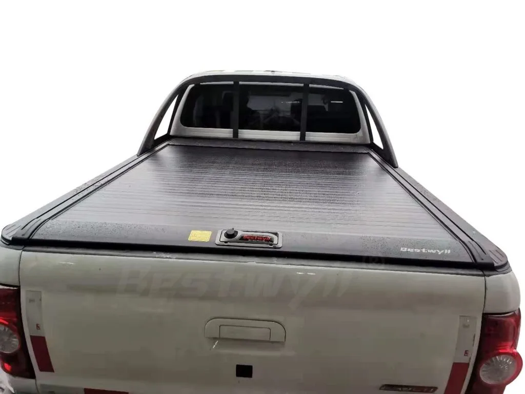 Retractable truck bed cover