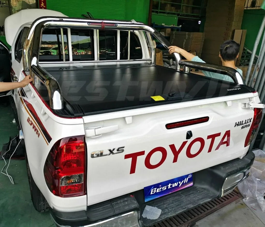 适用于丰田Hilux的手动防水卷帘门