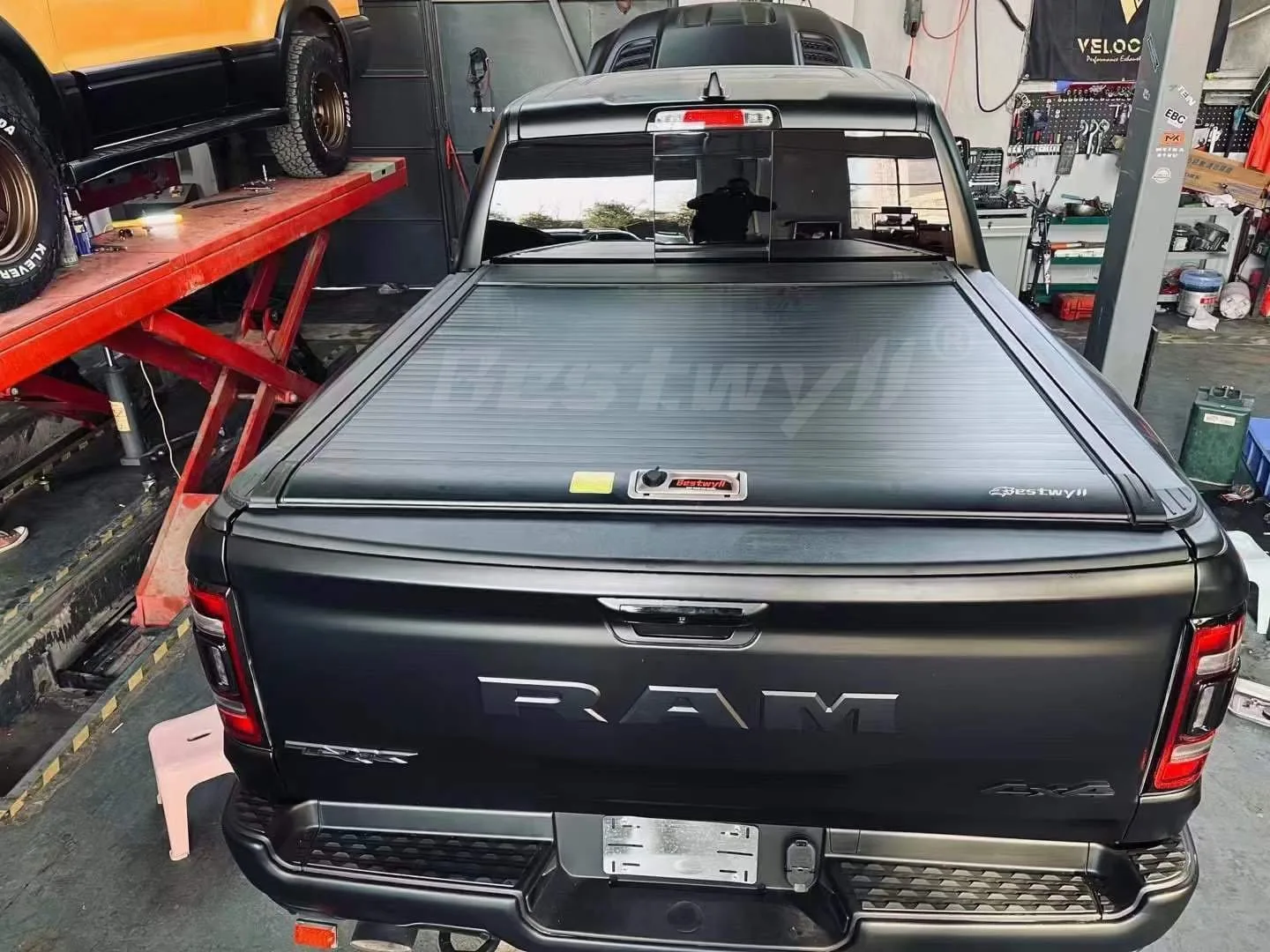 Roller shutter for Dodge Ram