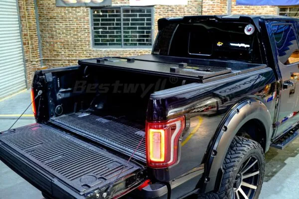 Ford f150 hard tri-fold tonneau cover