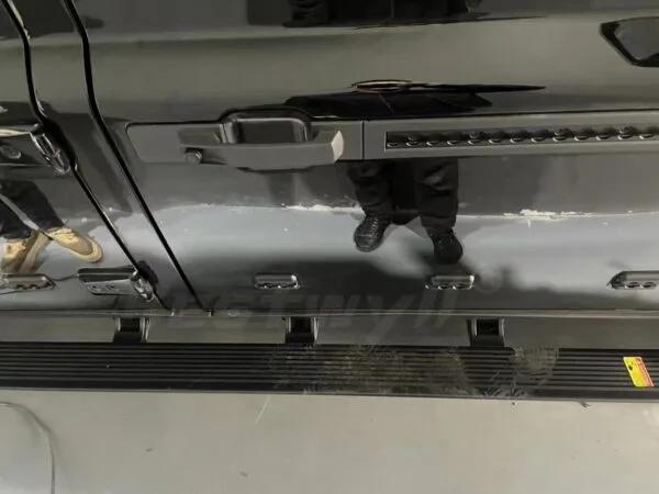 Retractable side step for Ineos Grenadier
