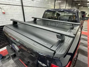 Aluminum heavy-duty cross bar for pickup truck