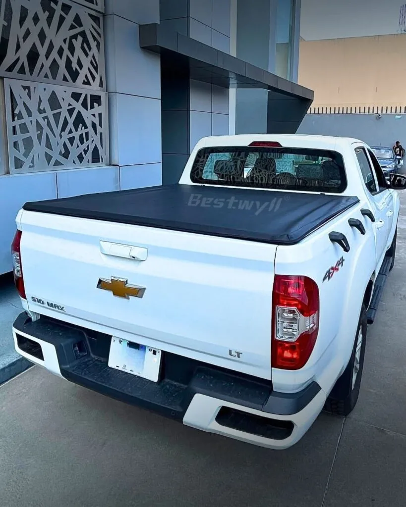 Soft roll up tonneau cover for GMC